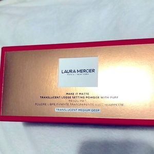 Laura Mercier Loose Powder in Medium Deep